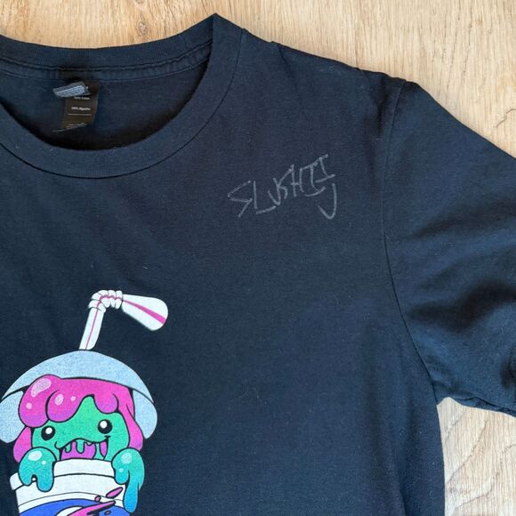 Slushii 8-Bit DJ Monster Graphic T-Shirt Black Medium Autographed EDM Rave - Picture 3 of 6